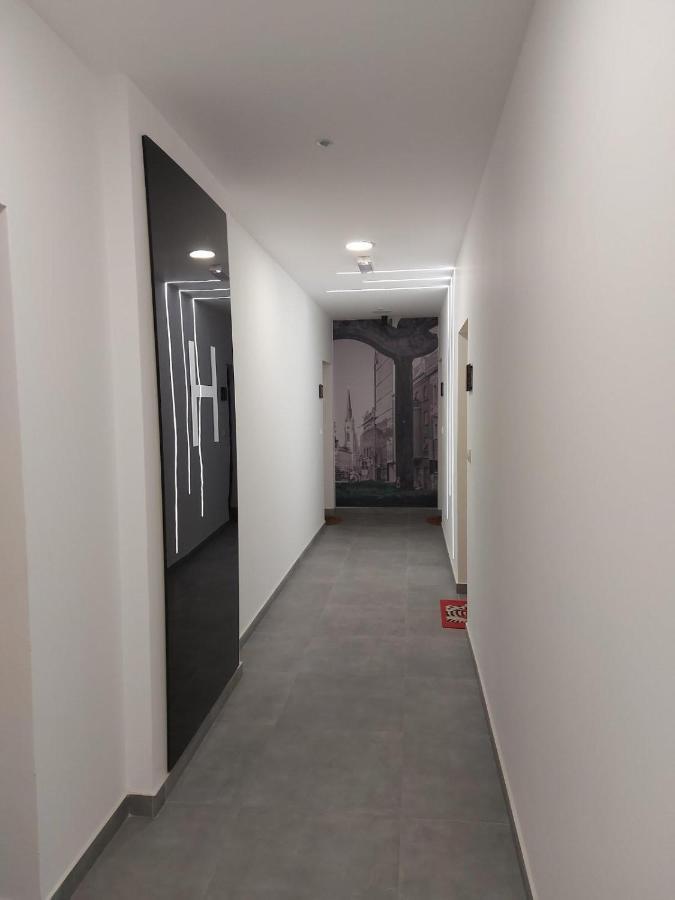 Center Firefly Gardens Apartment Novi Sad Exterior foto