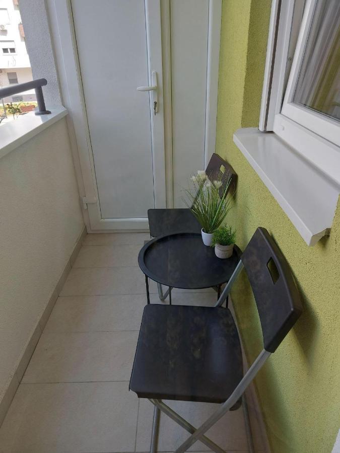 Center Firefly Gardens Apartment Novi Sad Exterior foto